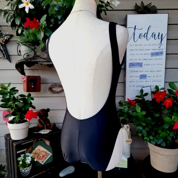 BENDIGO ♡ Gorgeous Vintage 1pc Black 'n Gold Beach Shells Bralette Swimsuit 7 - Picture 7 of 17